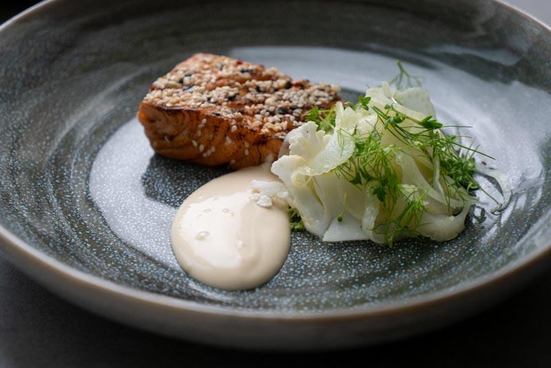 Marinert gravlaks med fennikelsalat