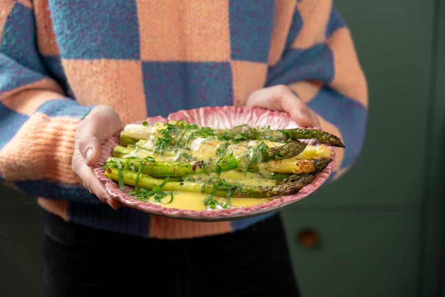 Ovnstekte arparges med ramsløk & Hollandaisesaus